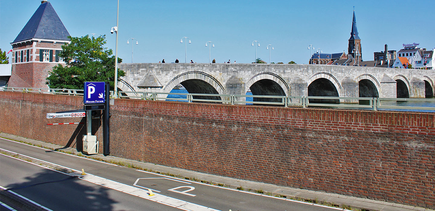 Parkeren bij Parkeergarage QPark Mosae Forum Maastricht