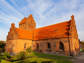 Park with Q-Park when visting Herlev Church