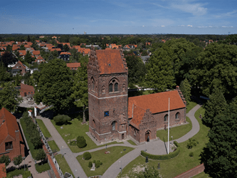 Park with Q-Park when visting Glostrup Kirke