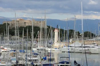 au bord de la mer à Antibes au bord de la mer à Antibes